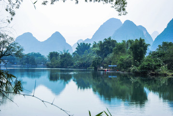 100句英语句子（谚语和名言一共一百句）<带中文翻译>