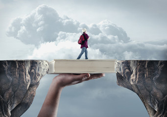 你爱的不是我,你心里还藏着谁,你爱的不是我,是否是我错了,是什么歌里的？