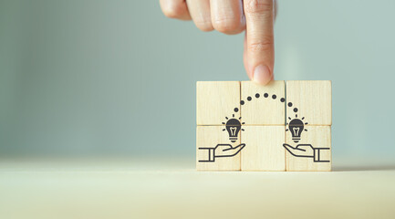 你爱的不是我,你心里还藏着谁,你爱的不是我,是否是我错了,是什么歌里的？