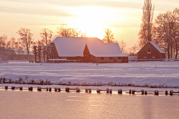 100句英语句子（谚语和名言一共一百句）<带中文翻译>